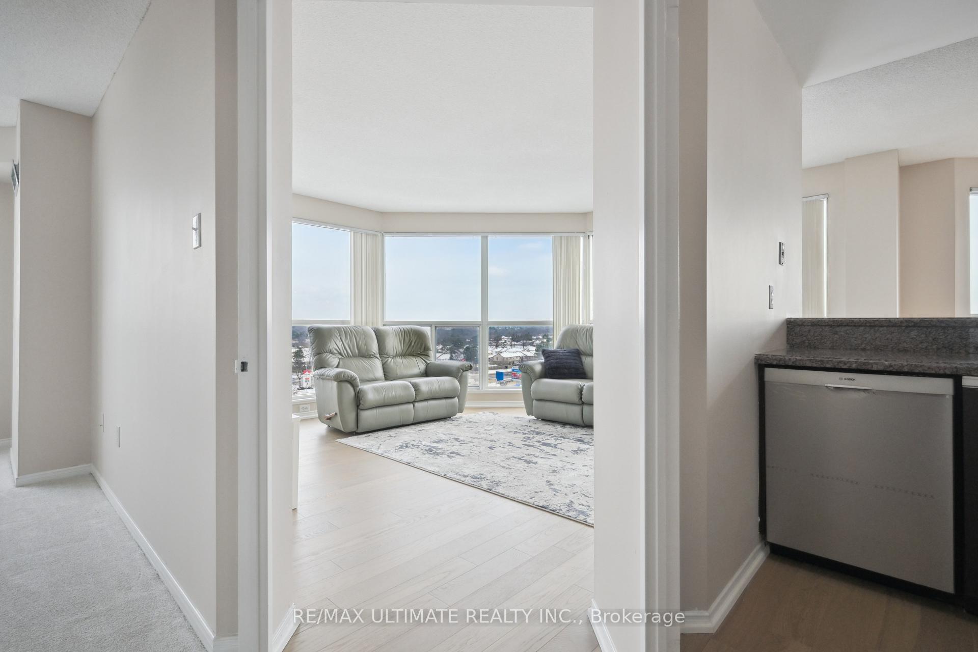 2 Bedrooms Condo at 2177 Burnhamthorpe, Mississauga For sale