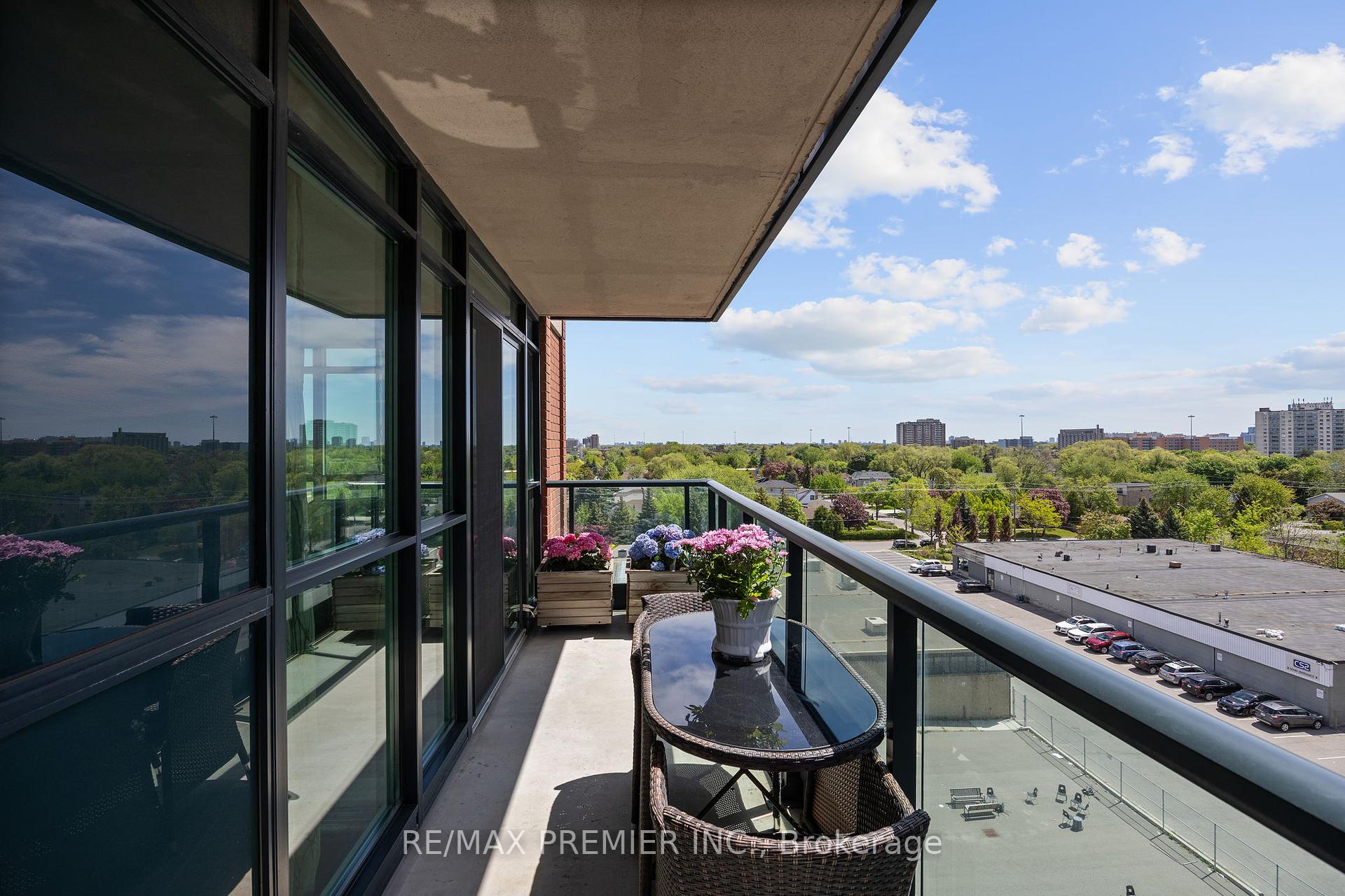 2 Bedrooms Condo at 525 Wilson, Toronto For sale