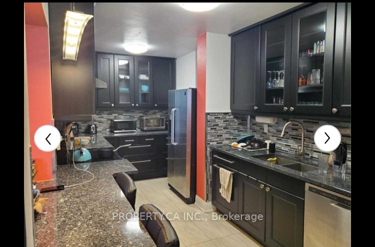 3 Bedrooms Condo at 1515 Lakeshore, Mississauga For sale