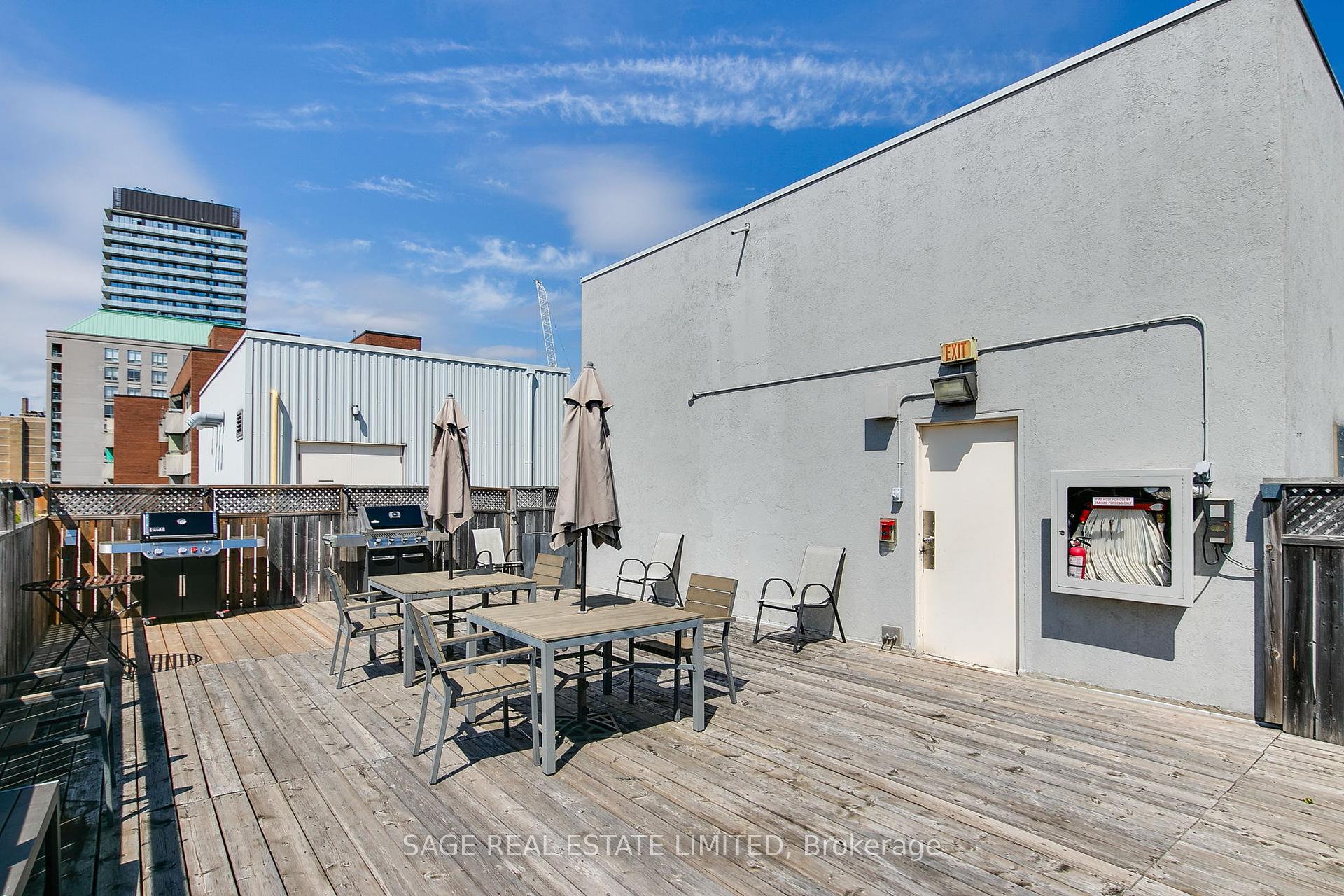 2 Bedrooms Condo at 111 Merton, Toronto For sale