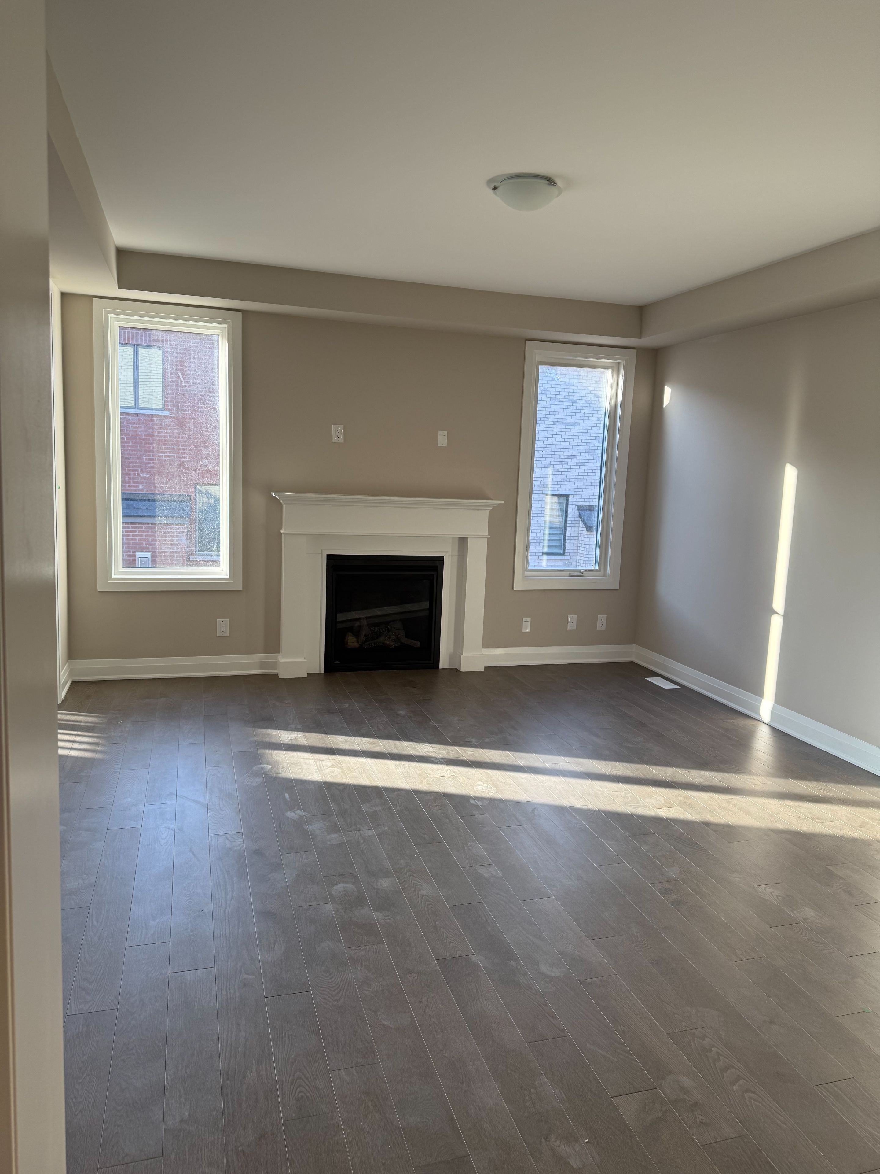 1263 Temperance Crescent