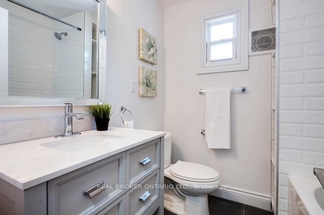 45 Vernon Road E, #Upper Level Only