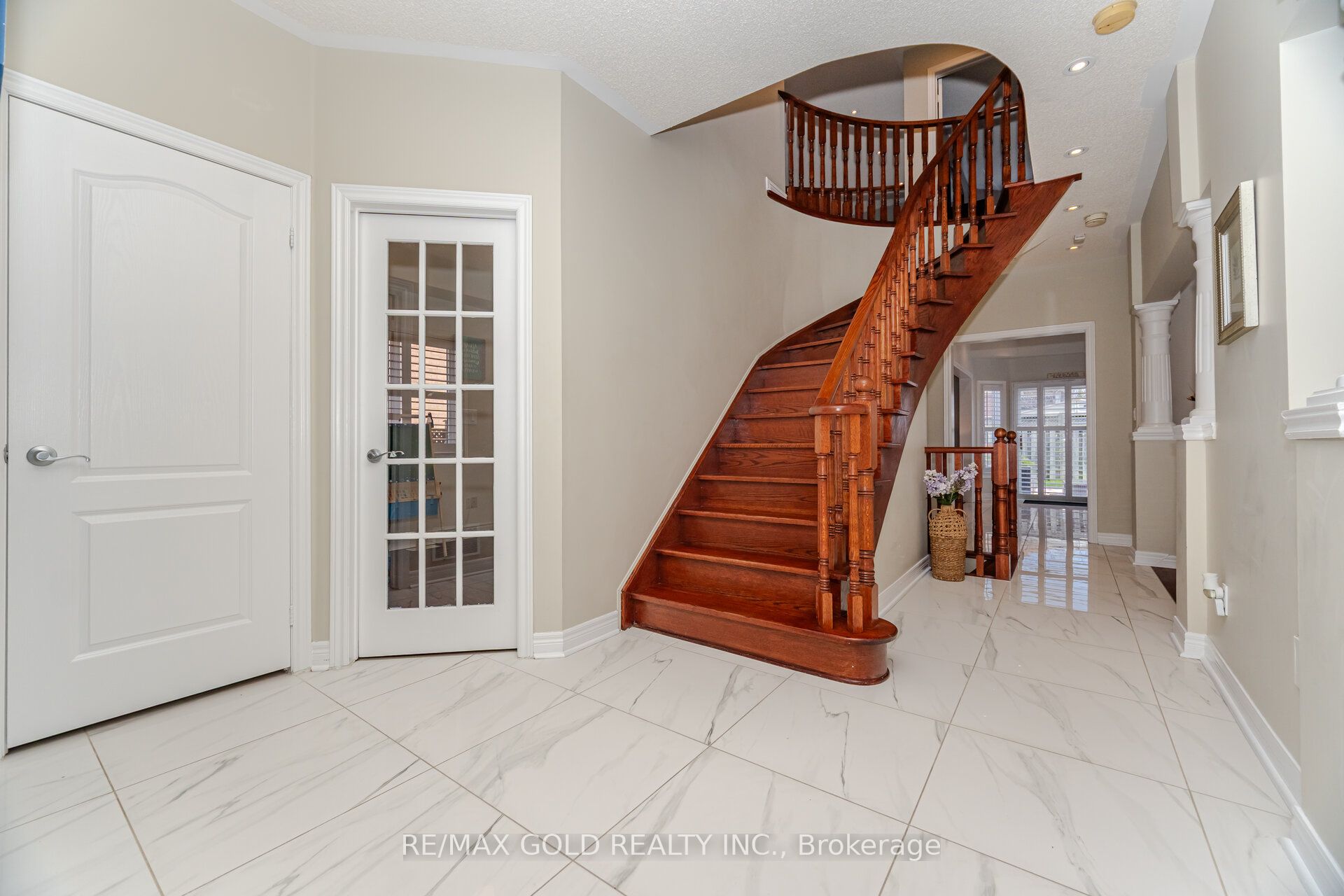 55 Royal Valley Drive