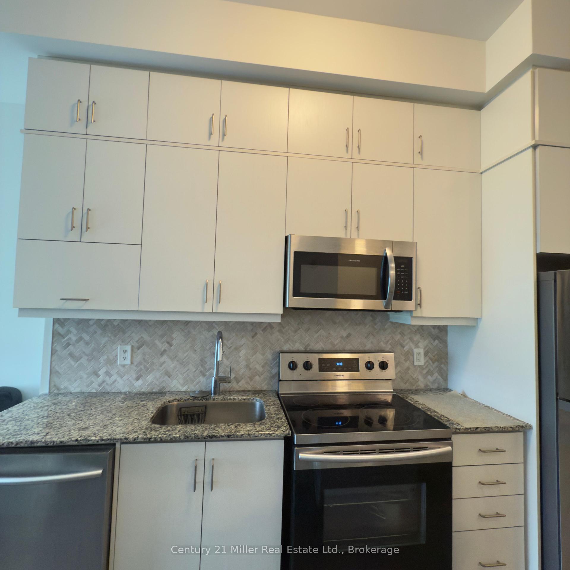2 Bedrooms Condo at 128 Grovewood, Oakville For sale