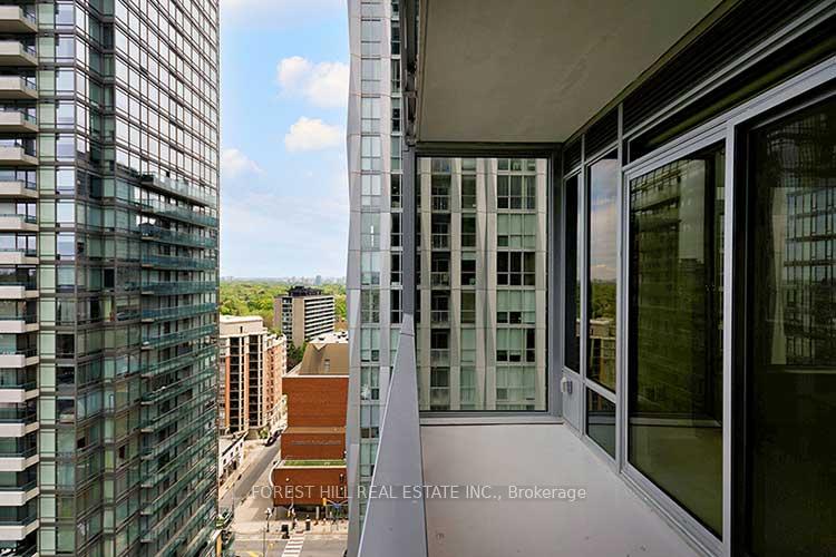 2 Bedrooms Condo at 11 Yorkville, Toronto For sale