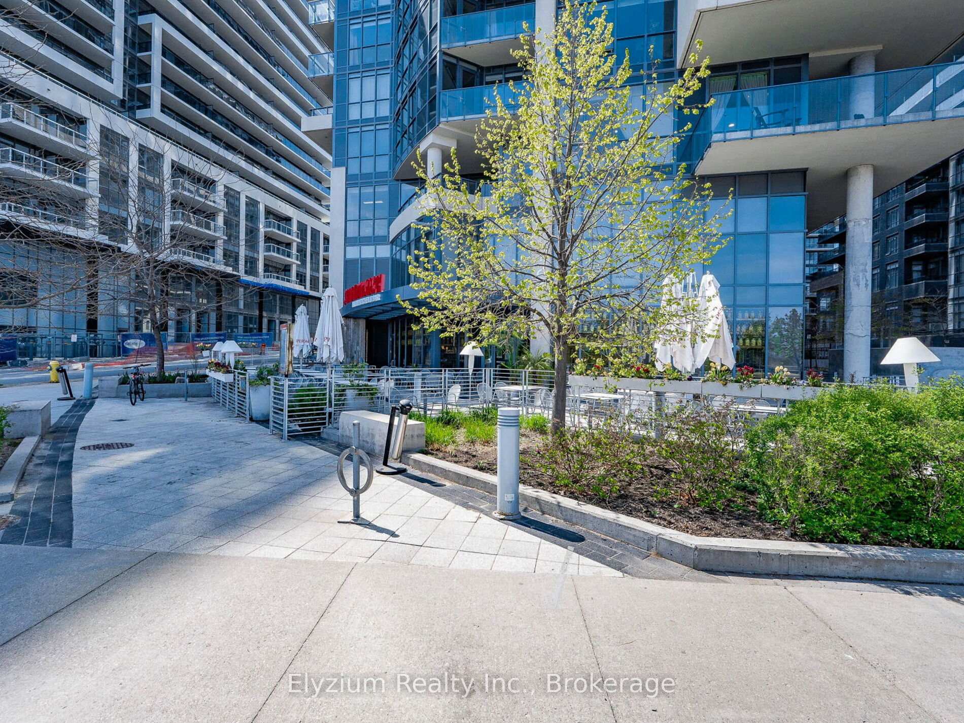 1 Bedroom Condo at 65 Annie Craig,  Toronto For sale
