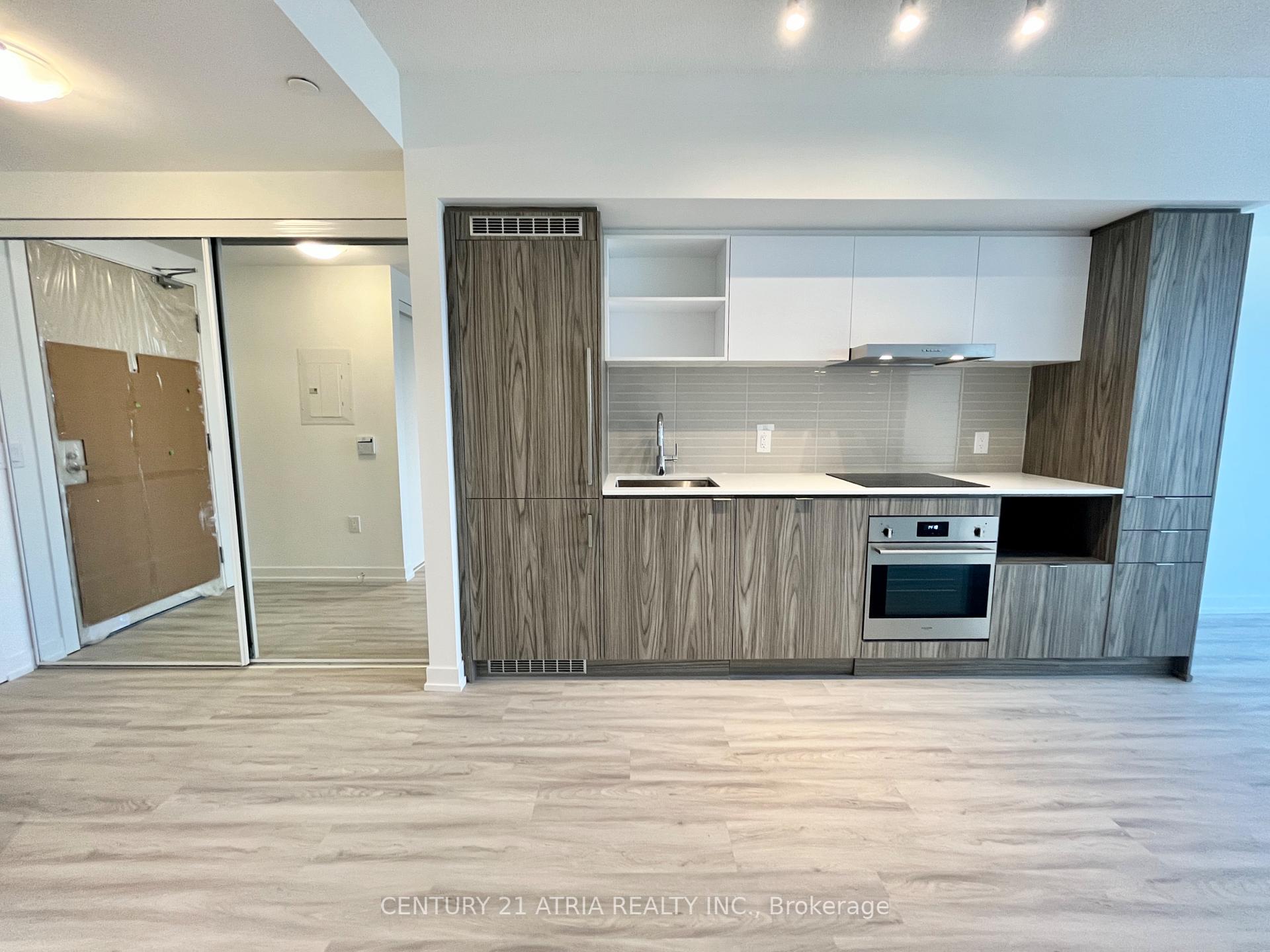 2 Bedrooms Condo at 55 Cooper, Toronto For sale