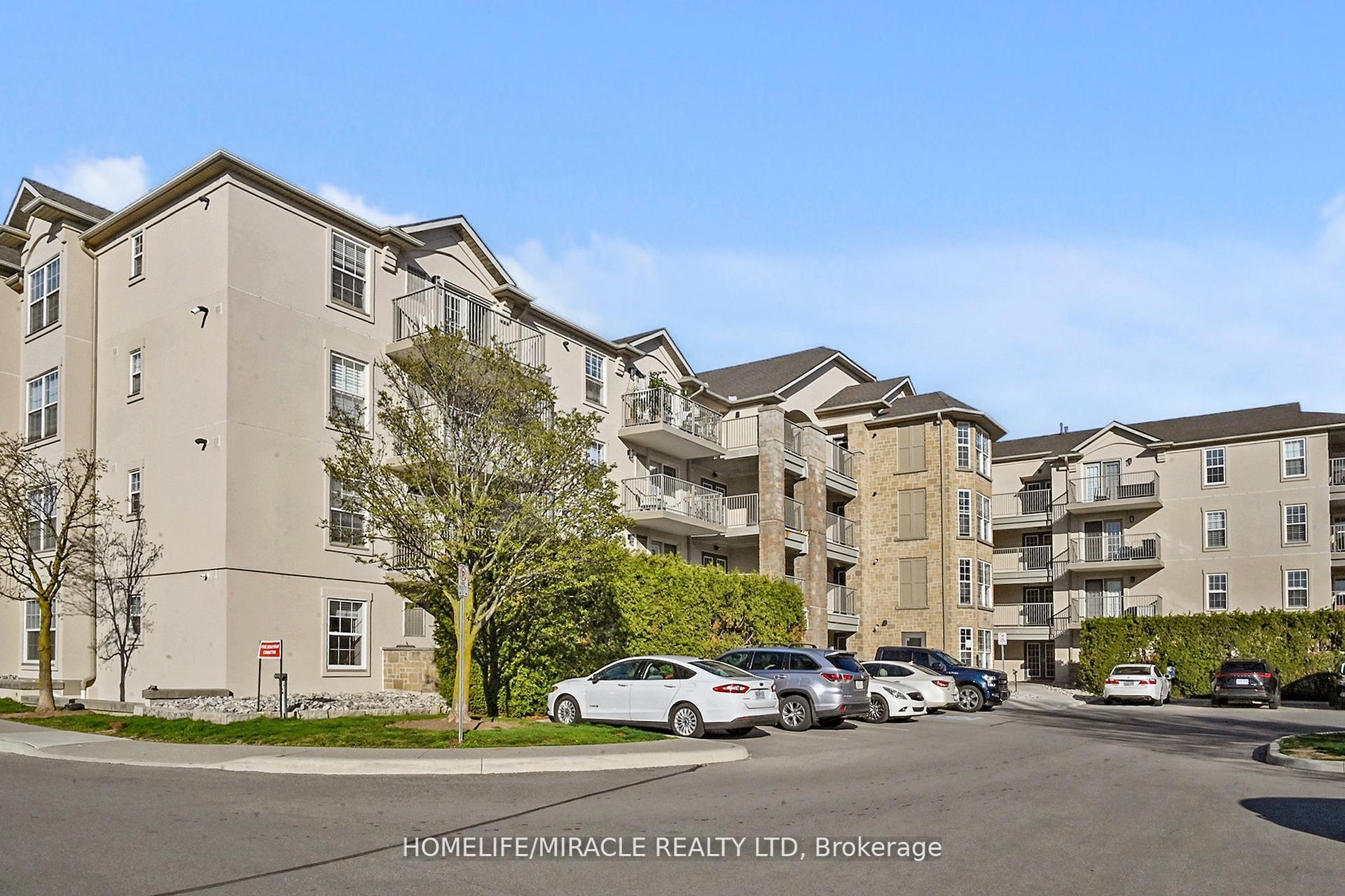 2 Bedrooms Condo at 1440 Bishops, Oakville For sale