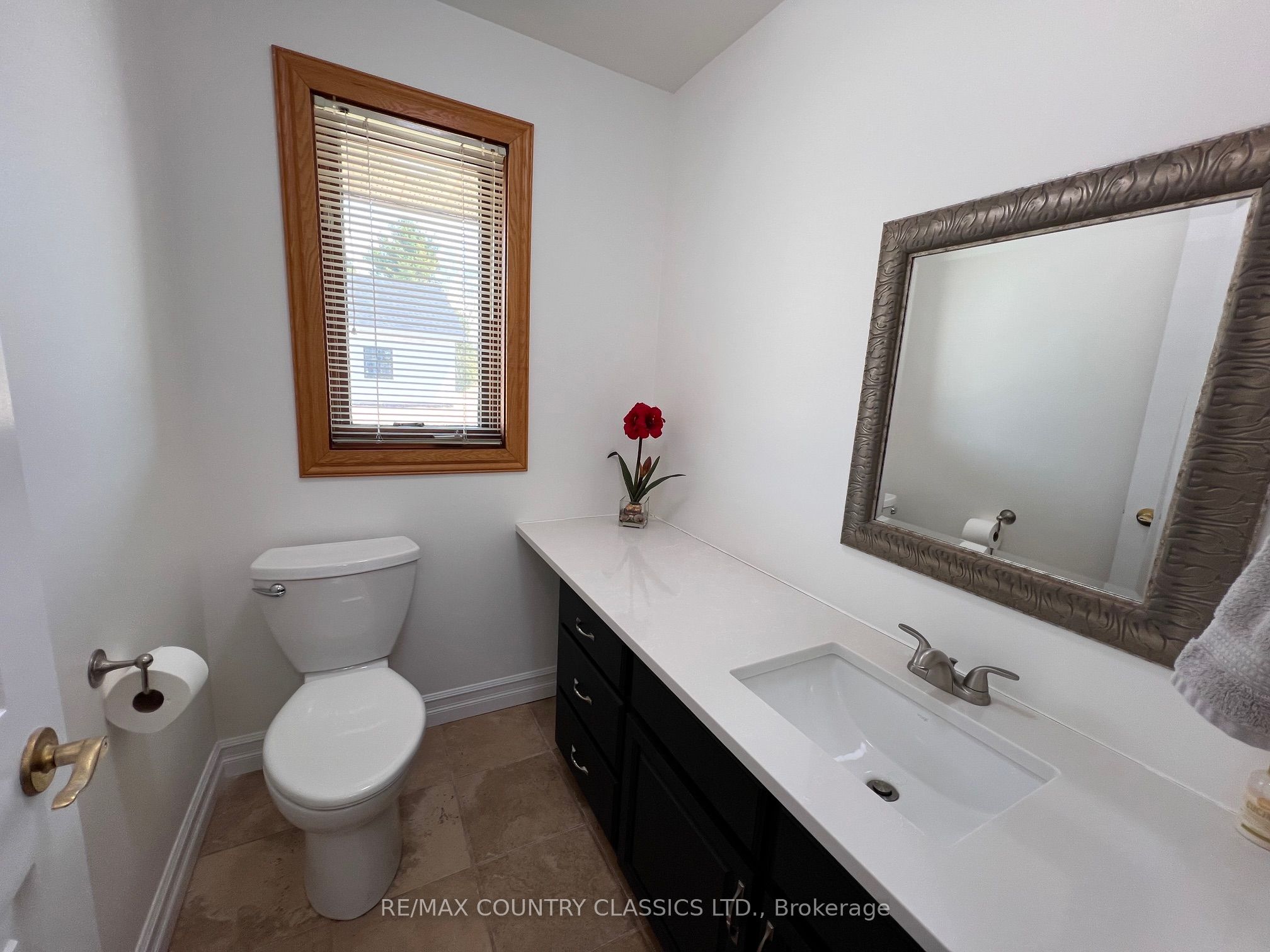 11 Golfview Drive, Bancroft, ON K0L 1C0