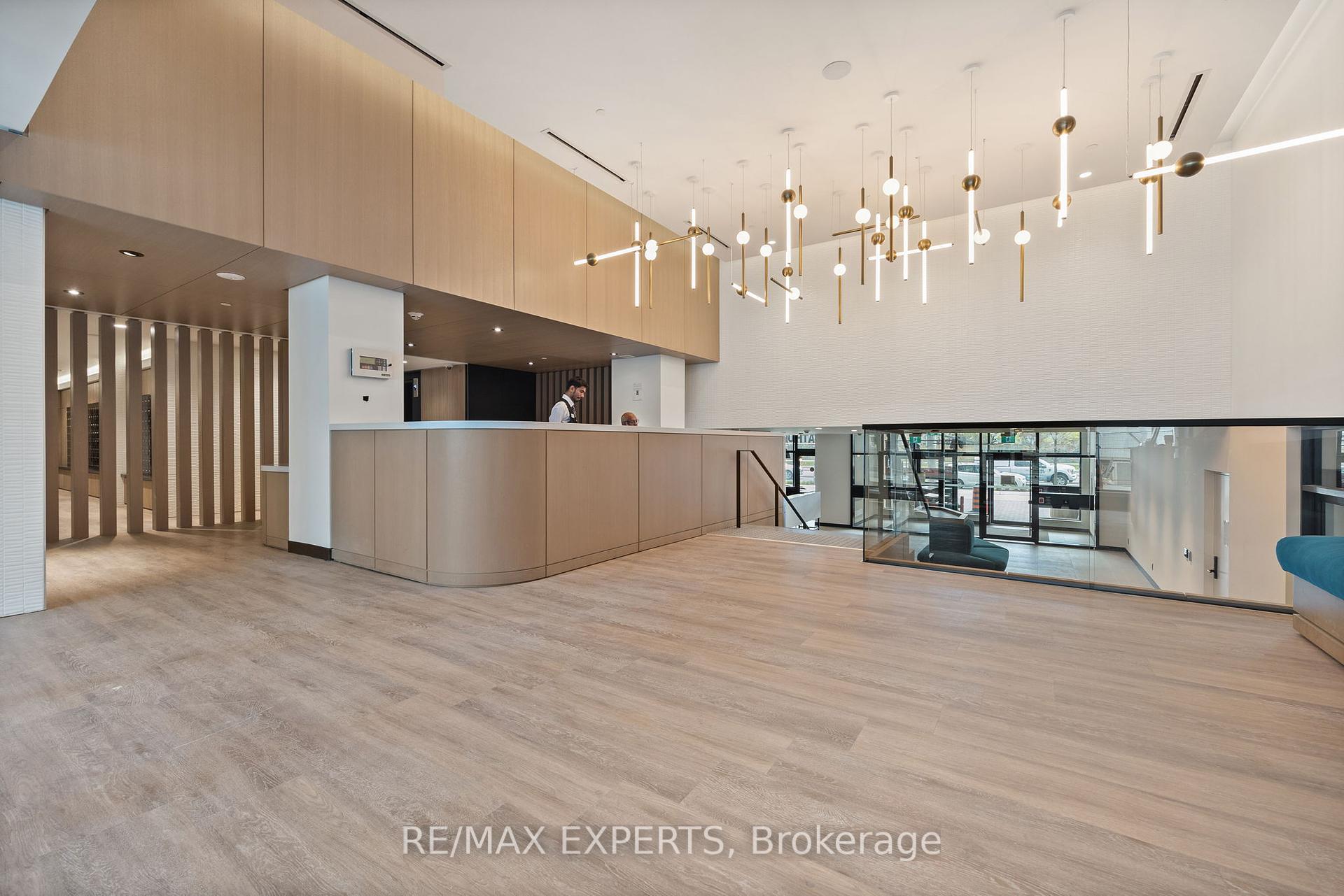 2 Bedrooms Condo at 7950 Bathurst, Vaughan For sale