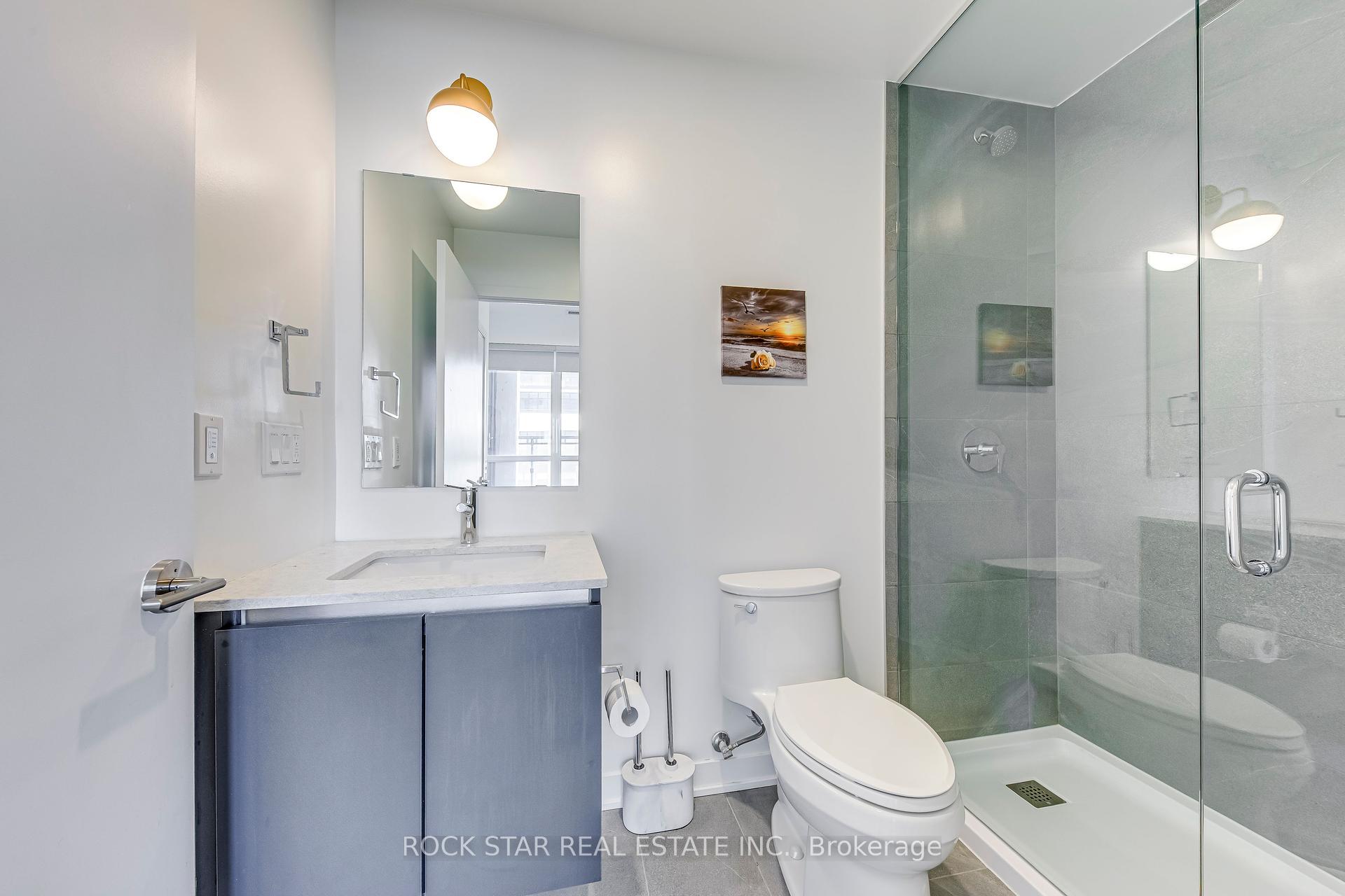 2 Bedrooms Condo at 405 Dundas,  Oakville For sale