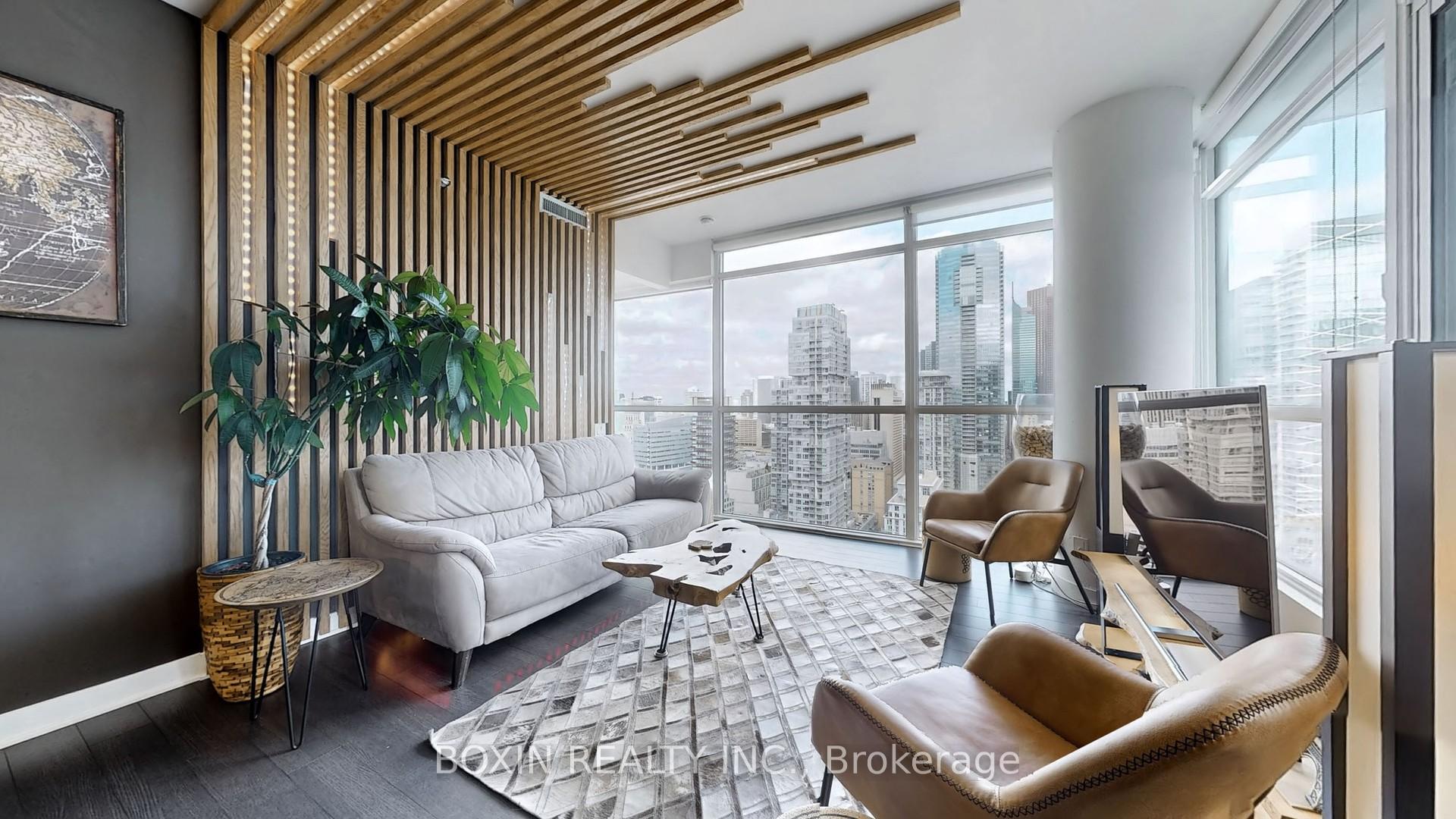 2 Bedrooms Condo at 290 Adelaide,  Toronto For sale