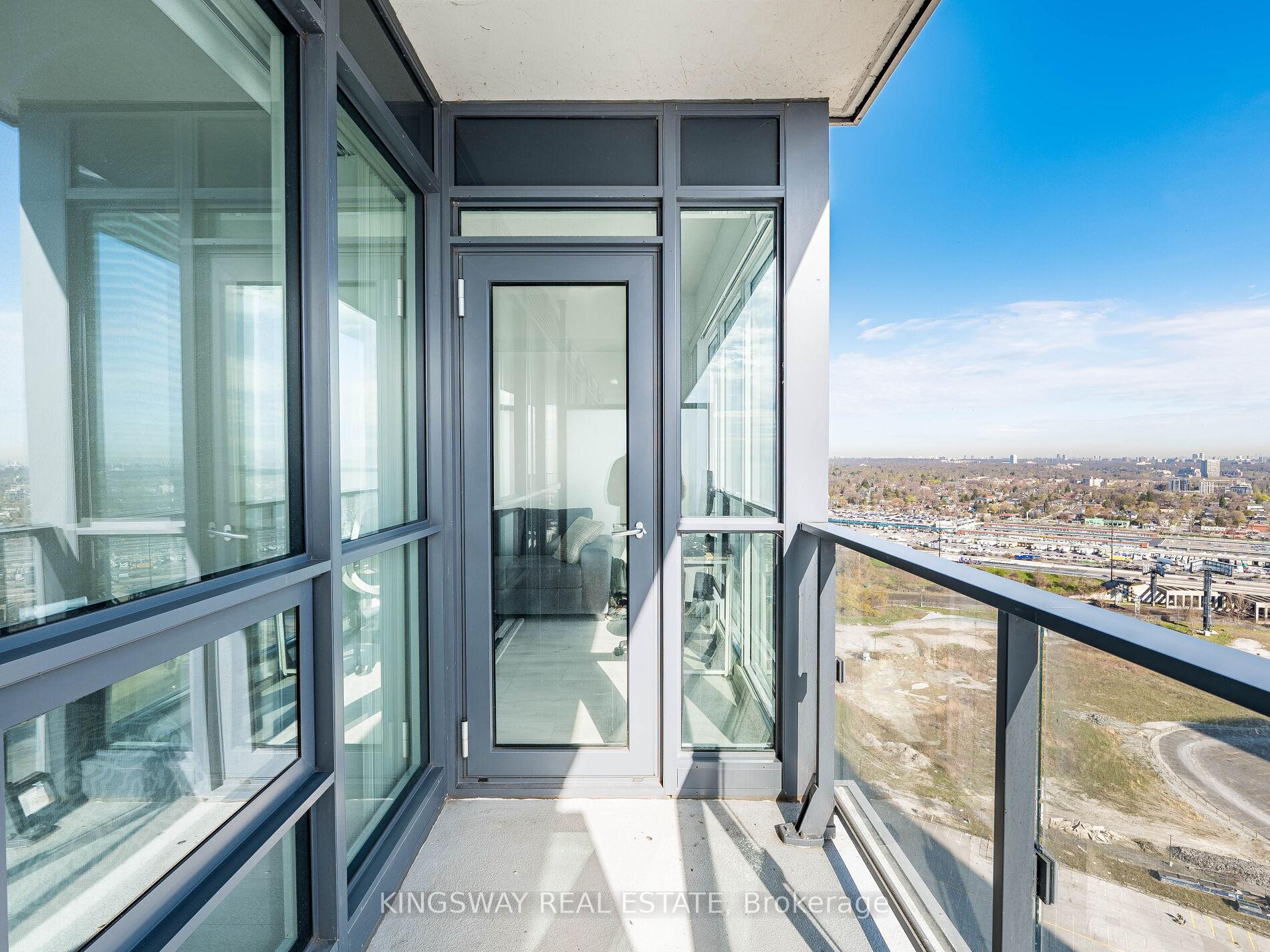 2 Bedrooms Condo at 2200 Lakeshore,  Toronto For sale