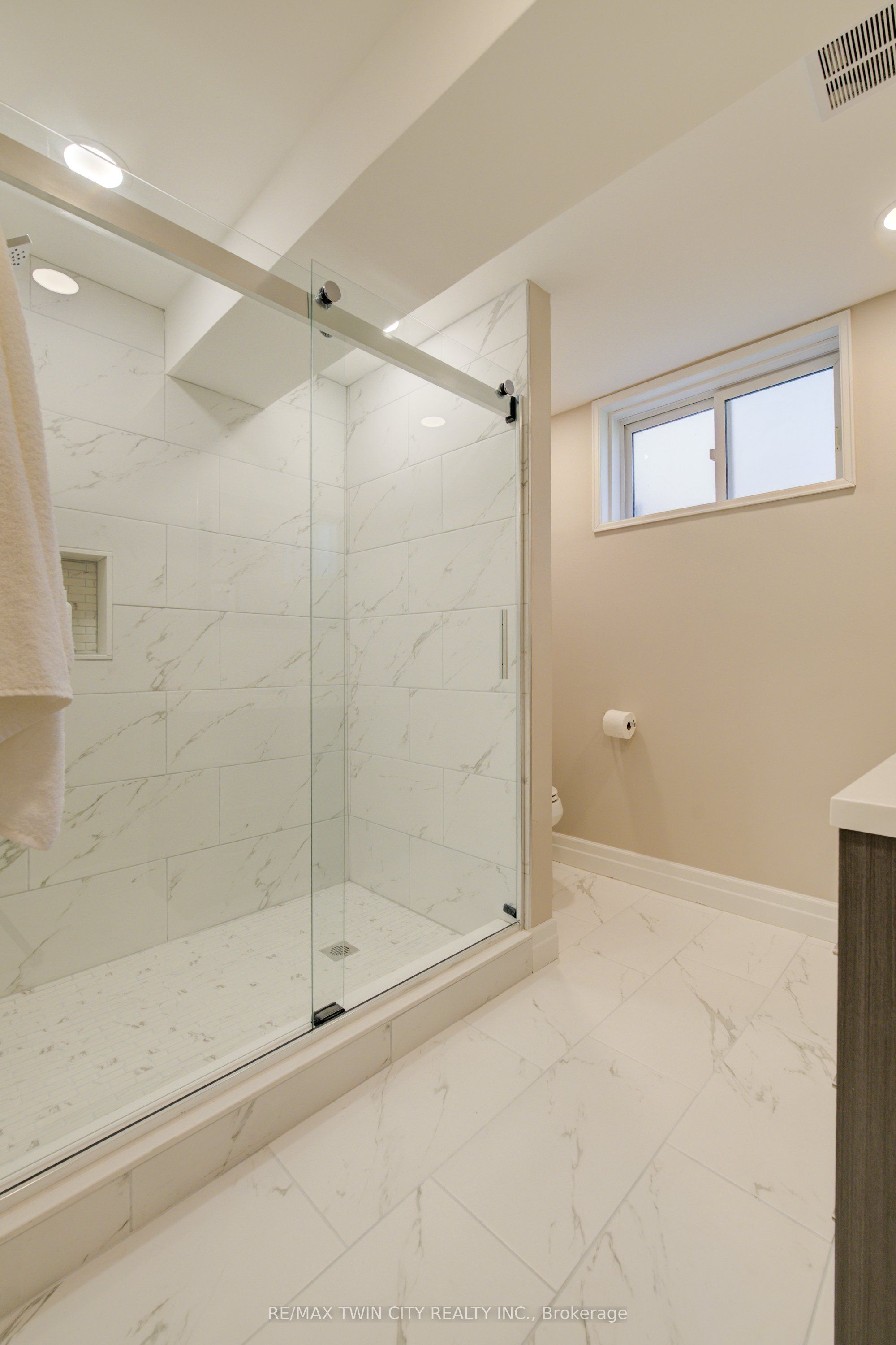 439 Northlake Drive, Waterloo, ON N2V 1Y6