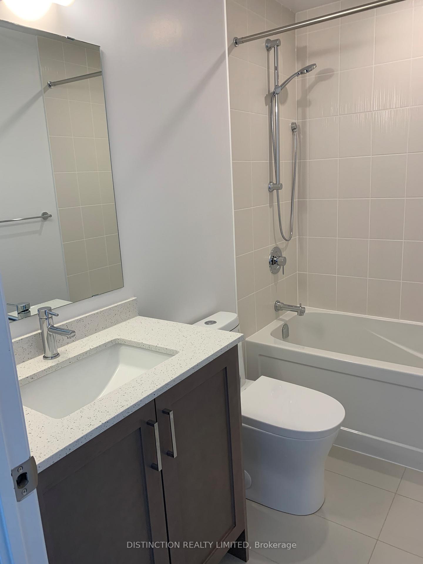 2 Bedrooms Condo at 10 gatinea, Vaughan For sale