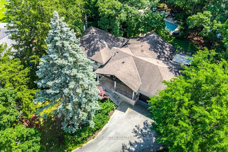 1063 Greenoaks