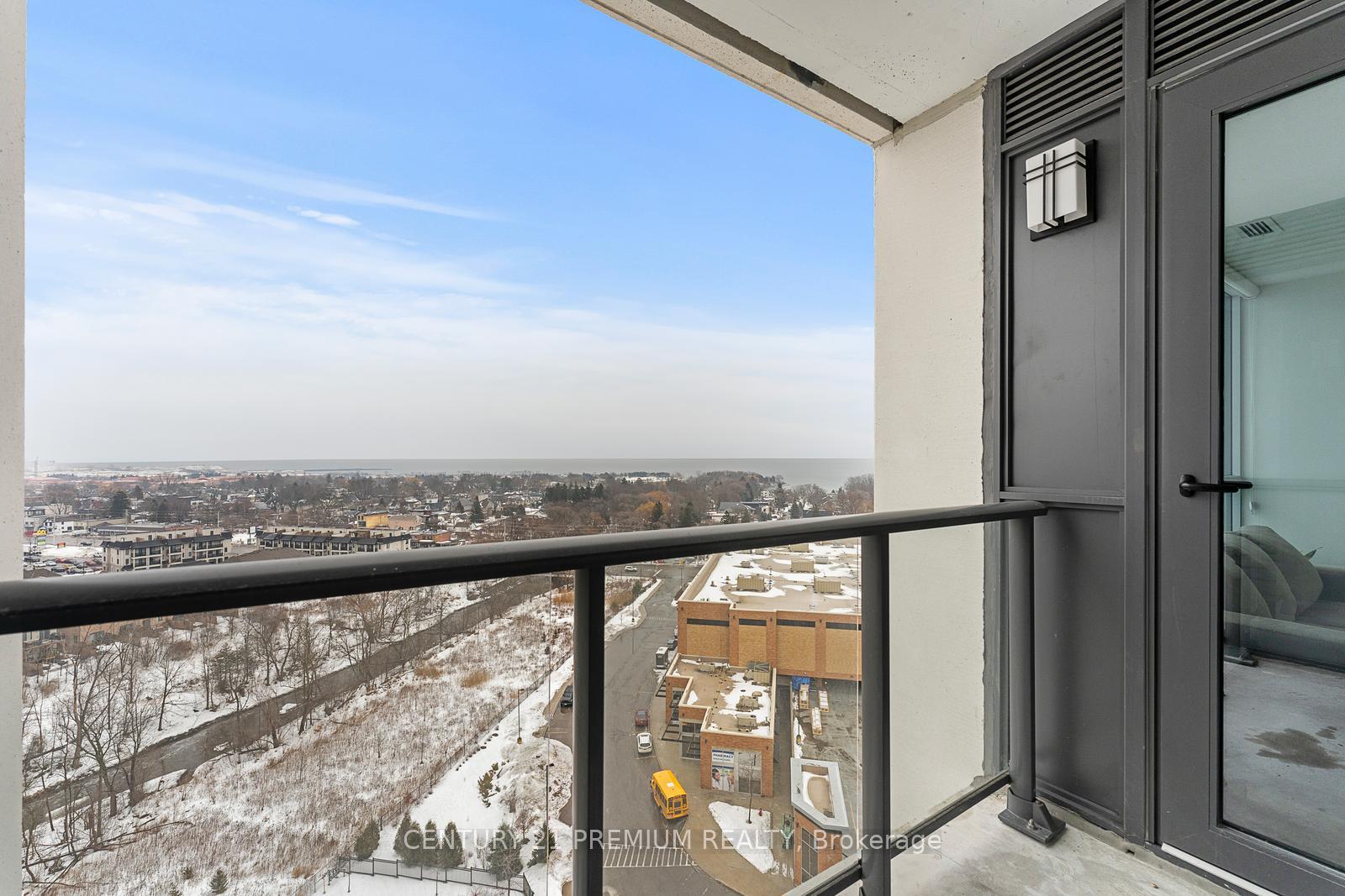 3 Bedrooms Condo at 1063 Douglas Mccurdy Comm, Mississauga For sale