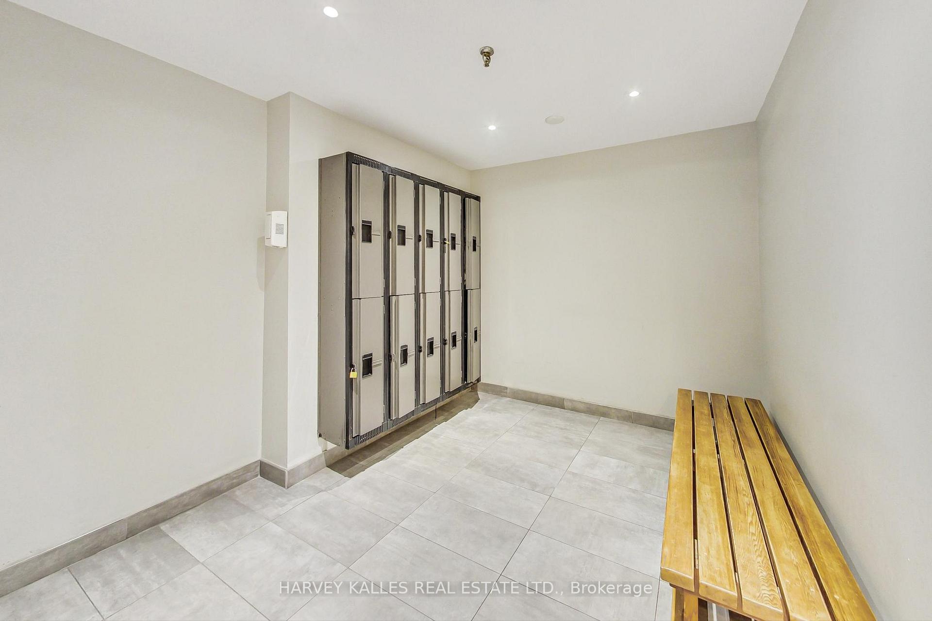 2 Bedrooms Condo at 33 Elmhurst, Toronto For sale