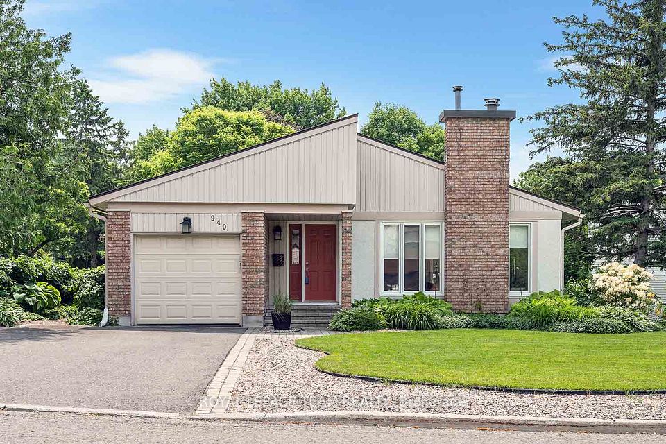 940 Beauclaire