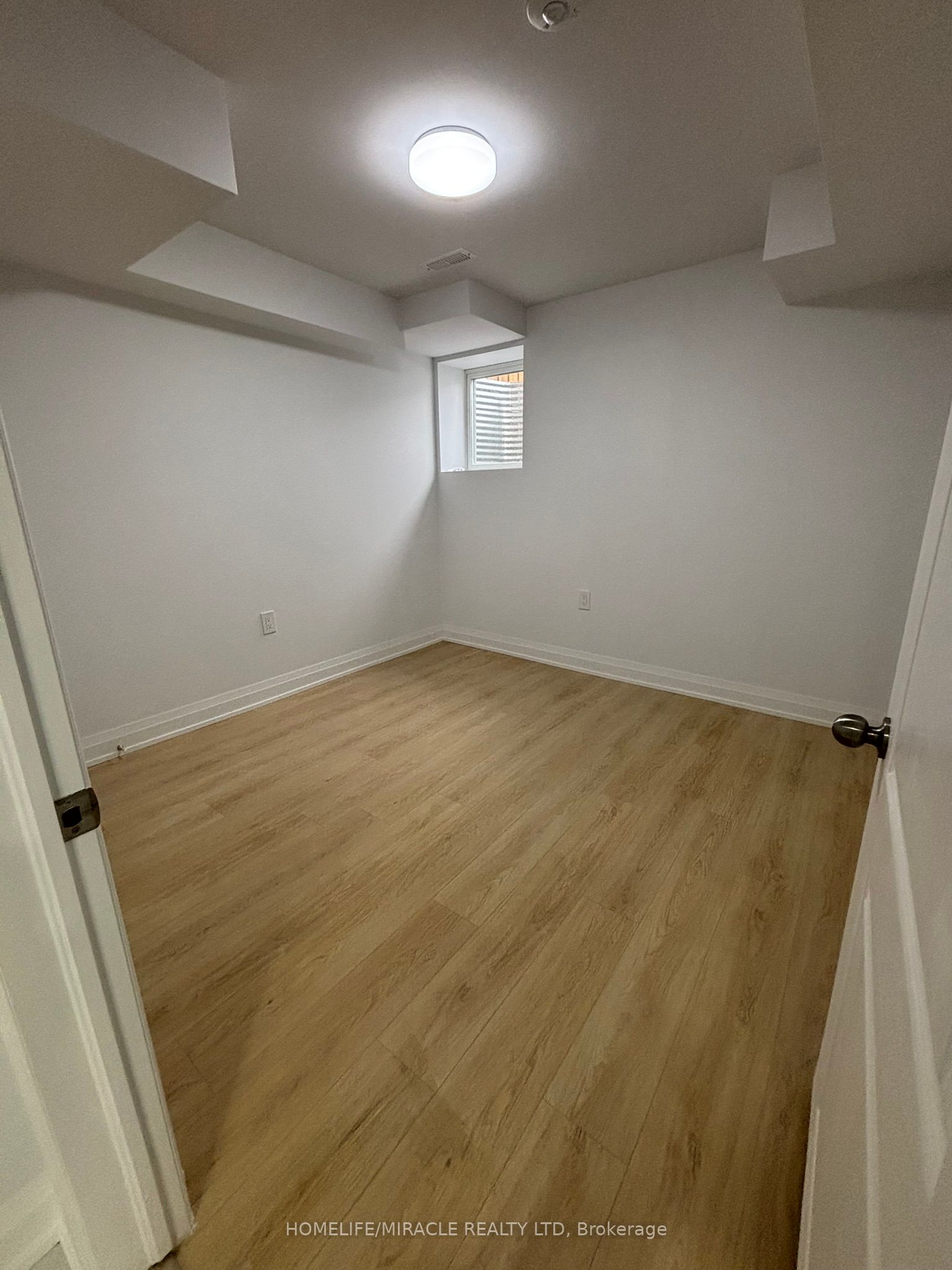 12 Rosewell Crescent