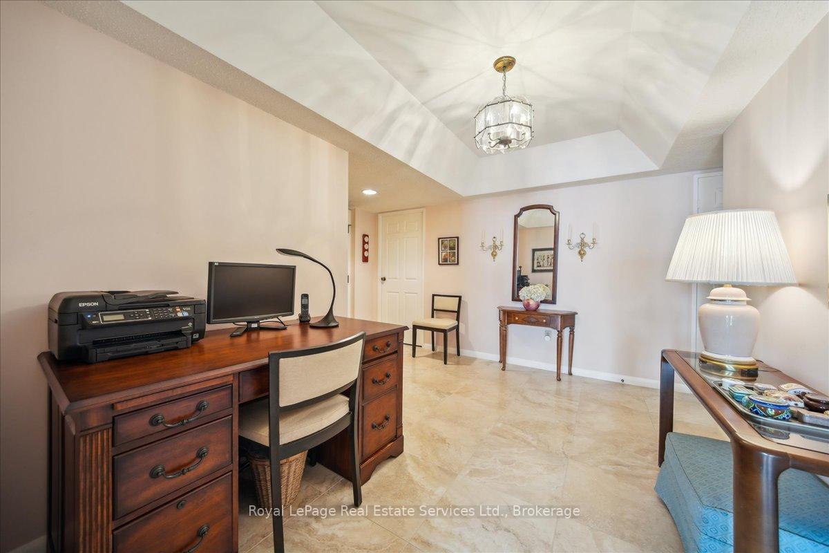2 Bedrooms Condo at 2180 Marine, Oakville For sale