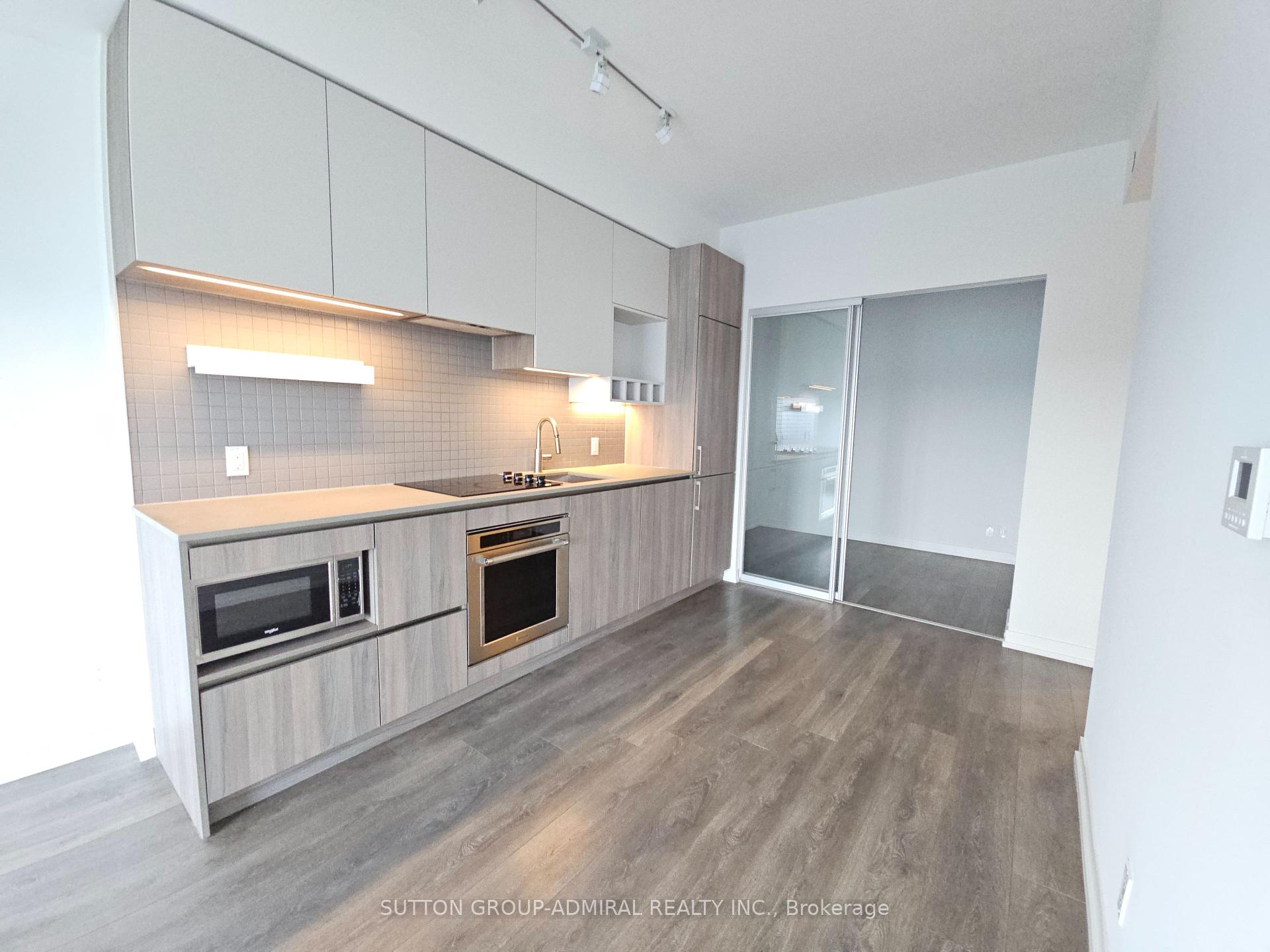 3 Bedrooms Condo at 950 Portage, Vaughan For sale