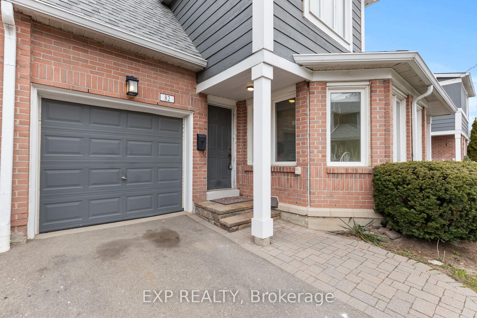 3 Bedrooms Condo at 2205 South Millway,  Mississauga For sale
