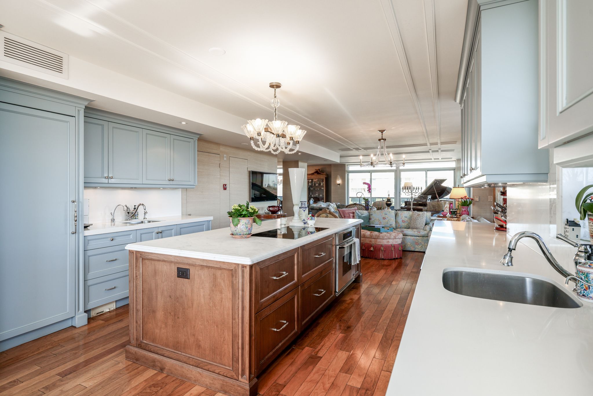 2600 Bathurst Street 801