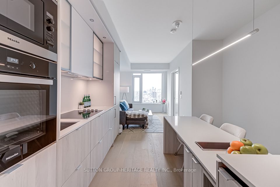 11 Yorkville