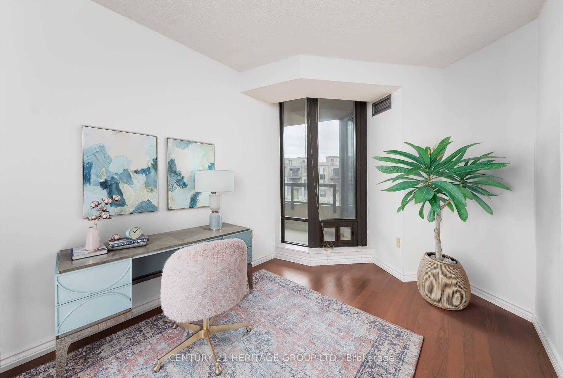 2 Bedrooms Condo at 7420 Bathurst, Vaughan For sale