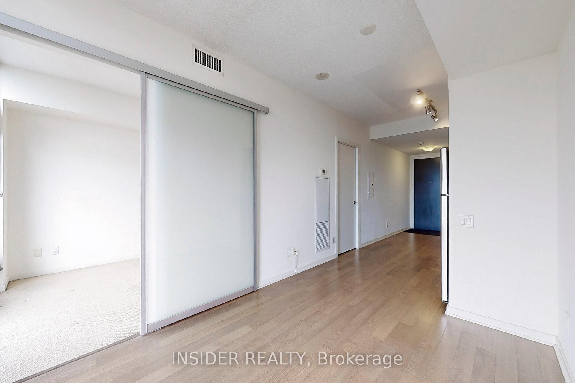 1 Bedroom Condo at 105 The Queensway,  Toronto For sale