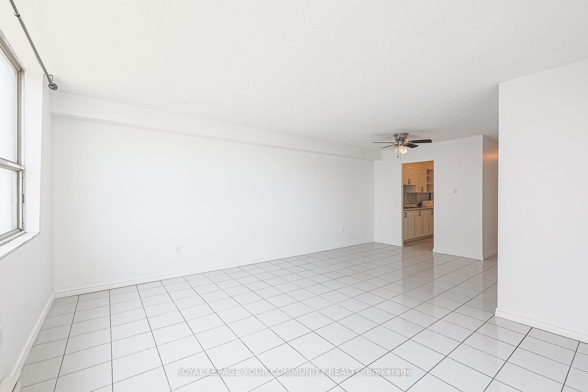 2 Bedrooms Condo at 10 Tobermory, Toronto For sale