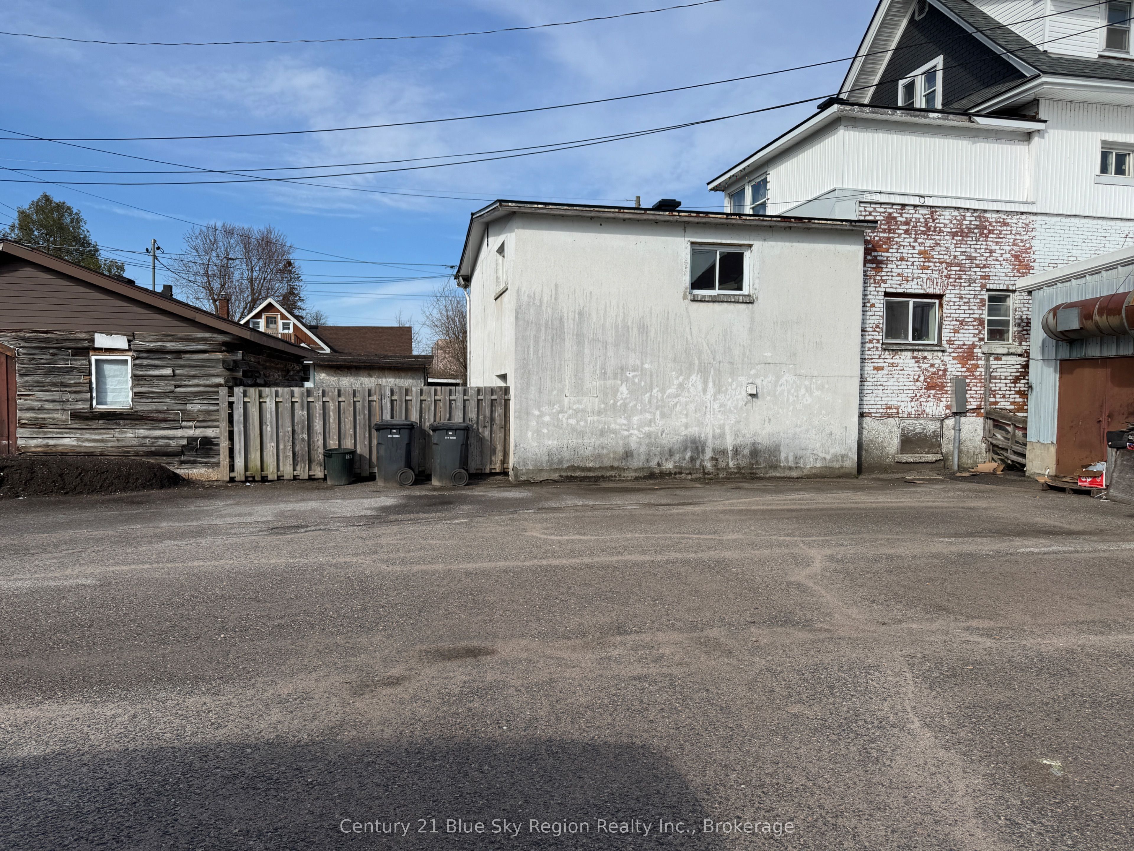 1107-1111 Cassells Street, North Bay Central