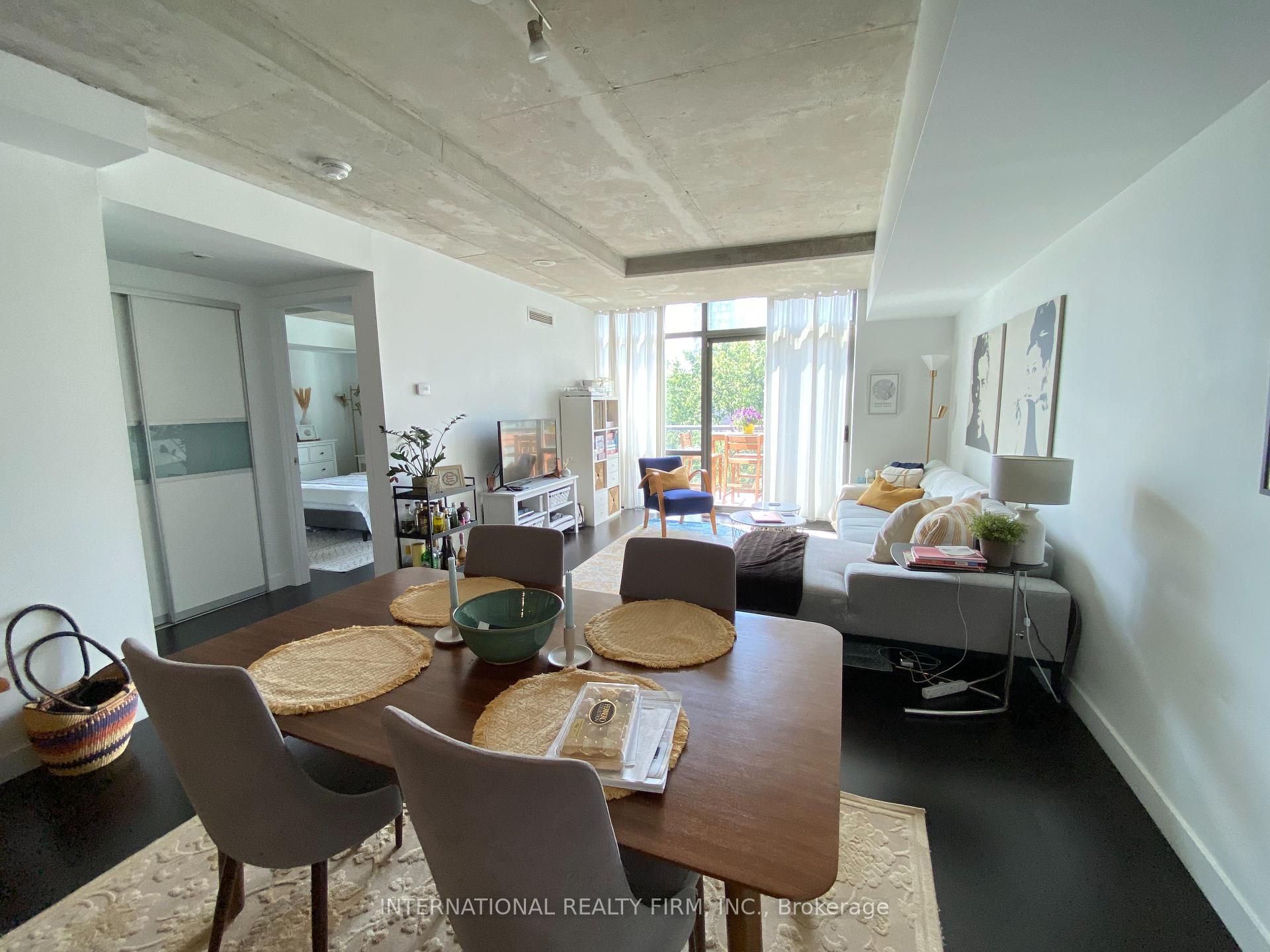 2 Bedrooms Condo at 55 Stewart, Toronto For sale