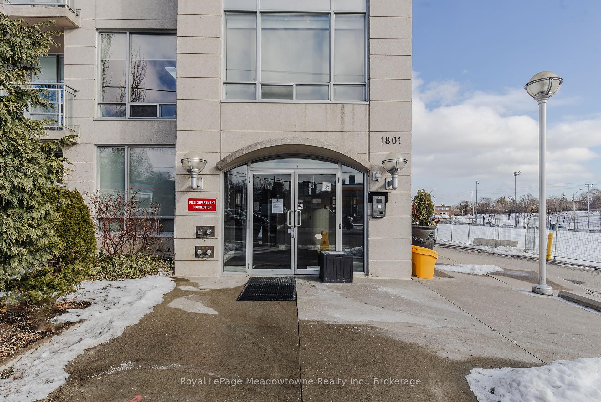 2 Bedrooms Condo at 1801 Bayview, Toronto For sale