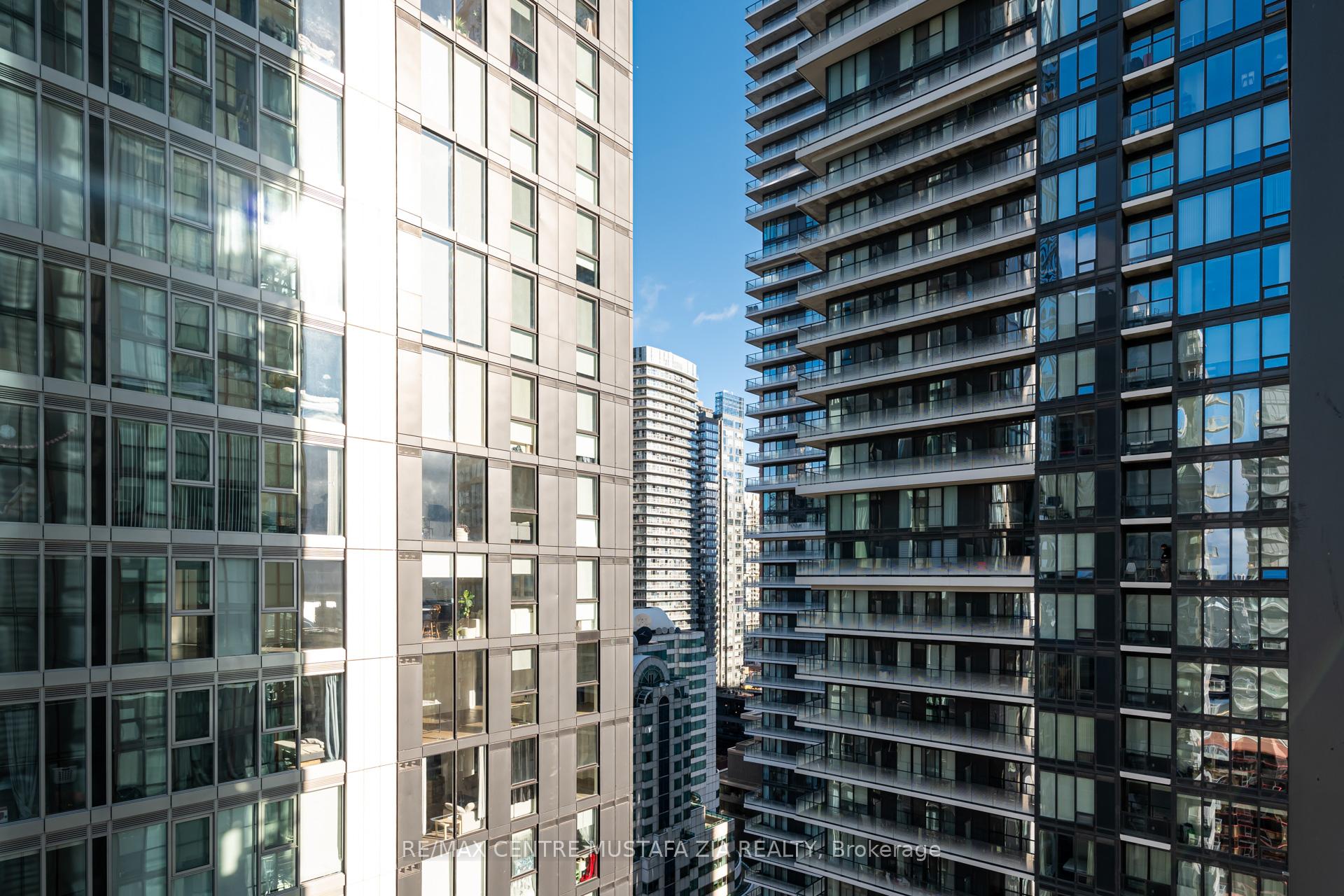 2 Bedrooms Condo at 88 Blue Jays, Toronto For sale