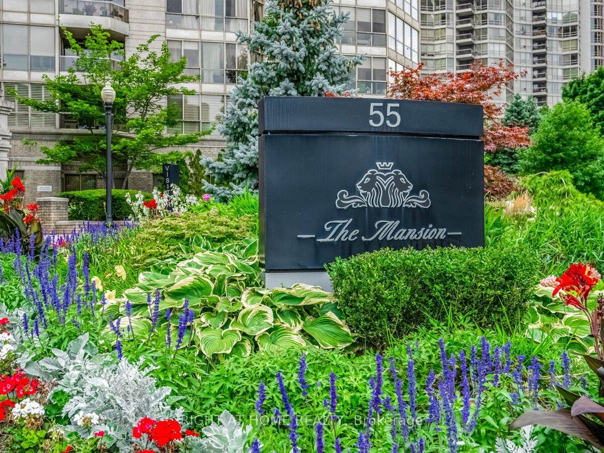 1 Bedroom Condo at 55 Kingsbridge Garden,  Mississauga For sale