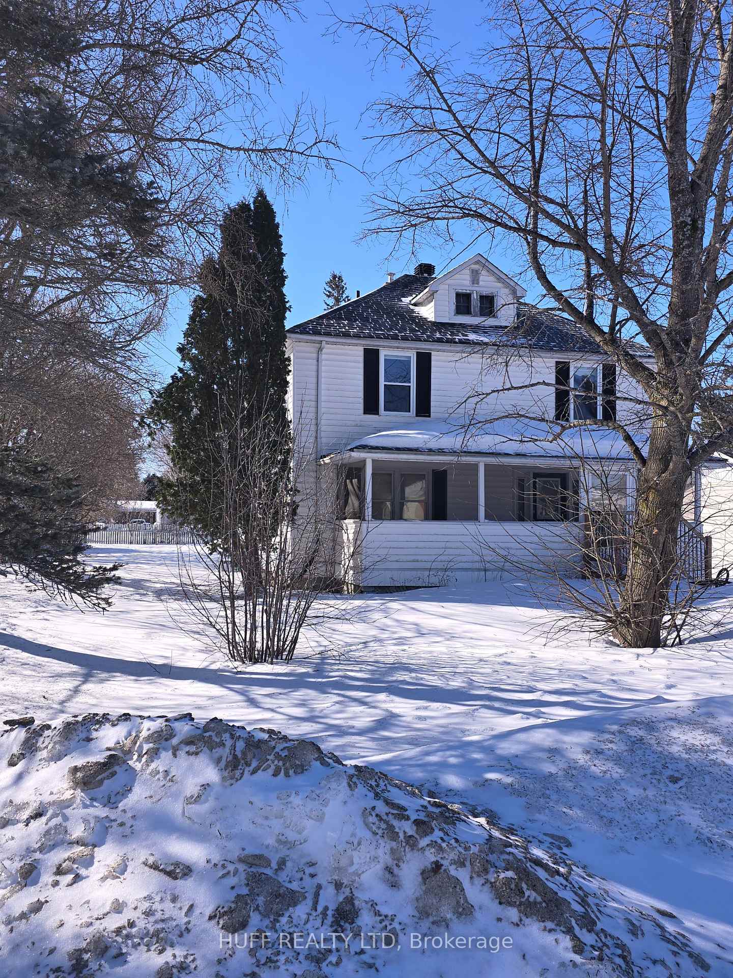 16 Seventh Avenue, Englehart, ON P0J 1H0