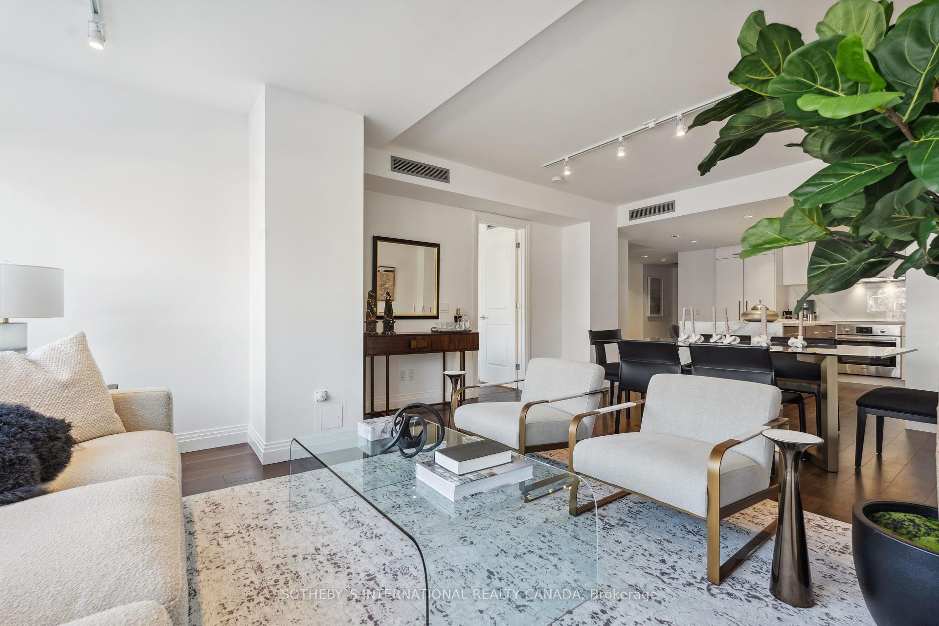 3 Bedrooms Condo at 1 Benvenuto,  Toronto For sale