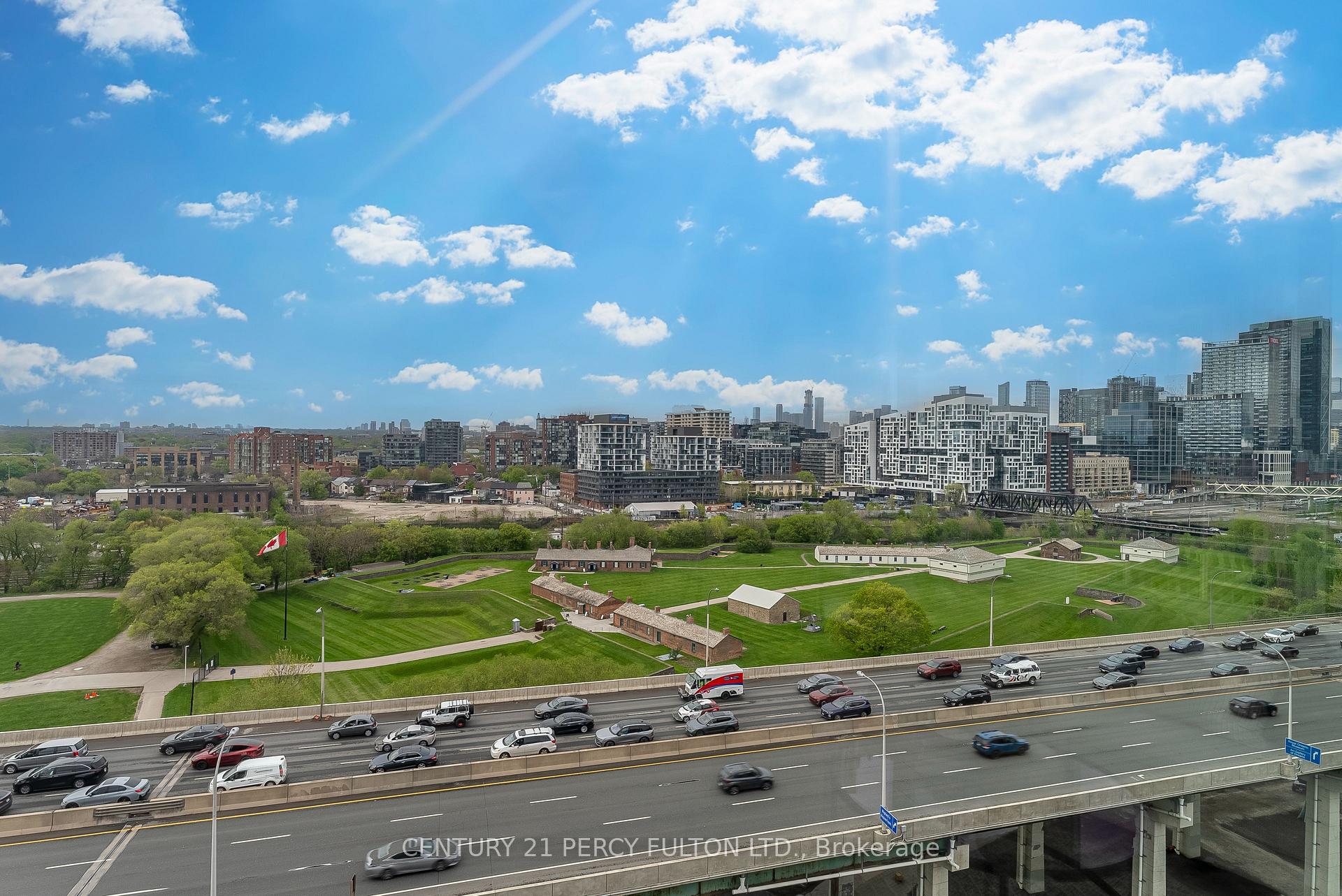 2 Bedrooms Condo at 209 Fort York, Toronto For sale