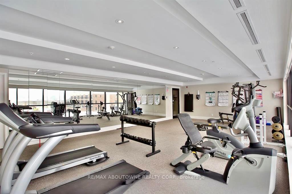 2 Bedrooms Condo at 128 Garden, Oakville For sale