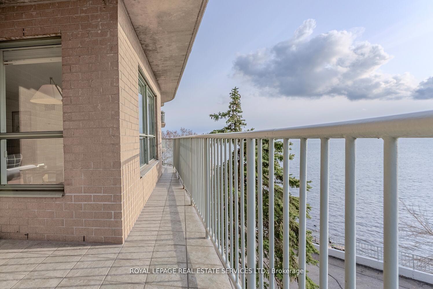 2 Bedrooms Condo at 2190 Lakeshore,  Burlington For sale