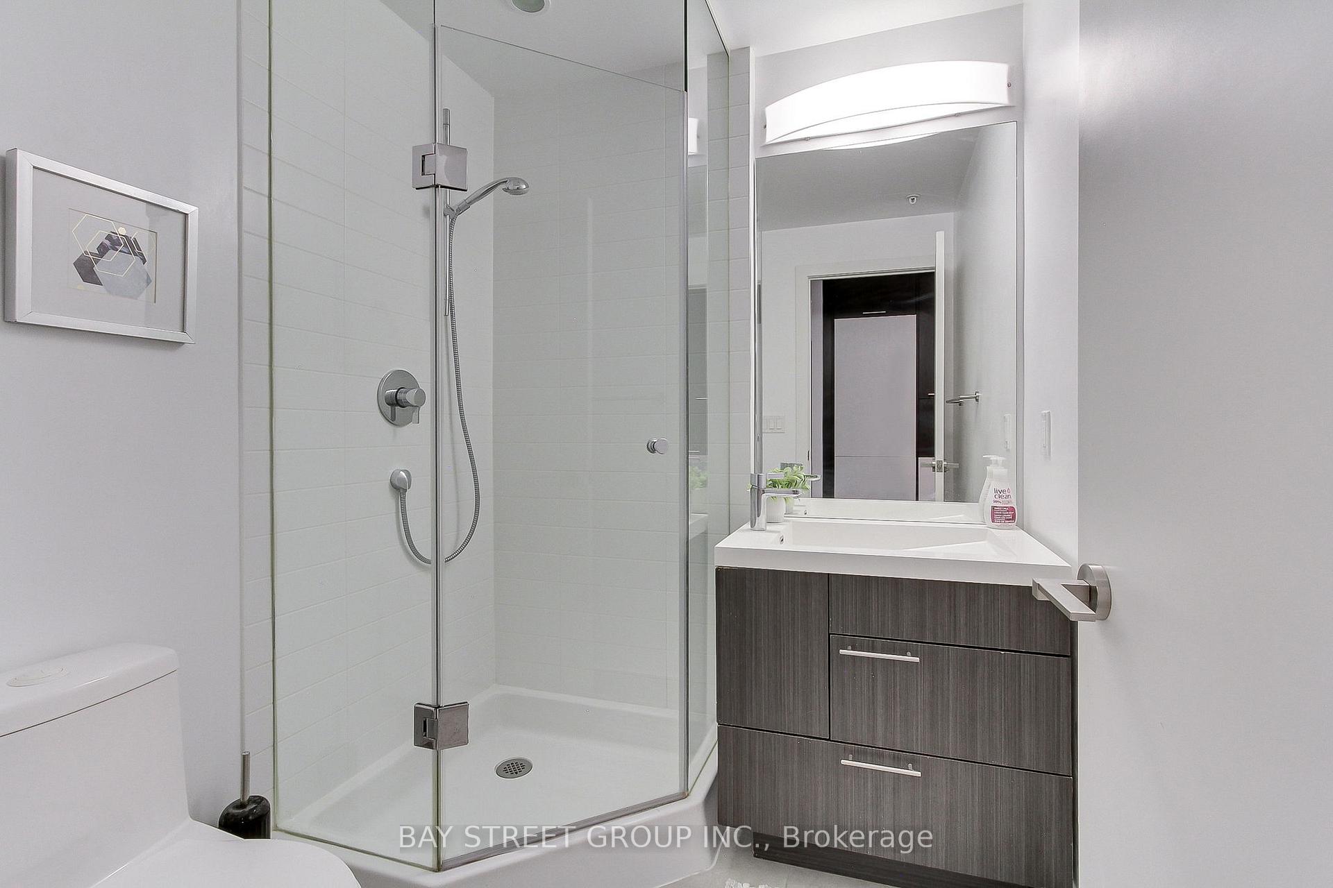 2 Bedrooms Condo at 199 Richmond, Toronto For sale