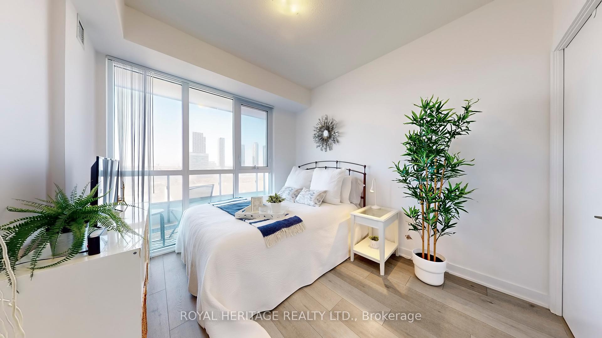 2 Bedrooms Condo at 10 Honeycrisp,  Vaughan For sale