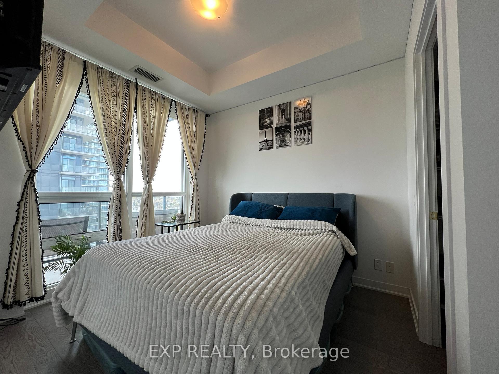 1 Bedroom Condo at 2212 Lake Shore,  Toronto For sale