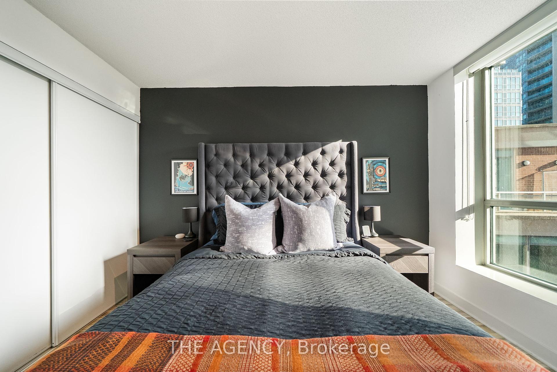 2 Bedrooms Condo at 50 Lynn Williams, Toronto For sale