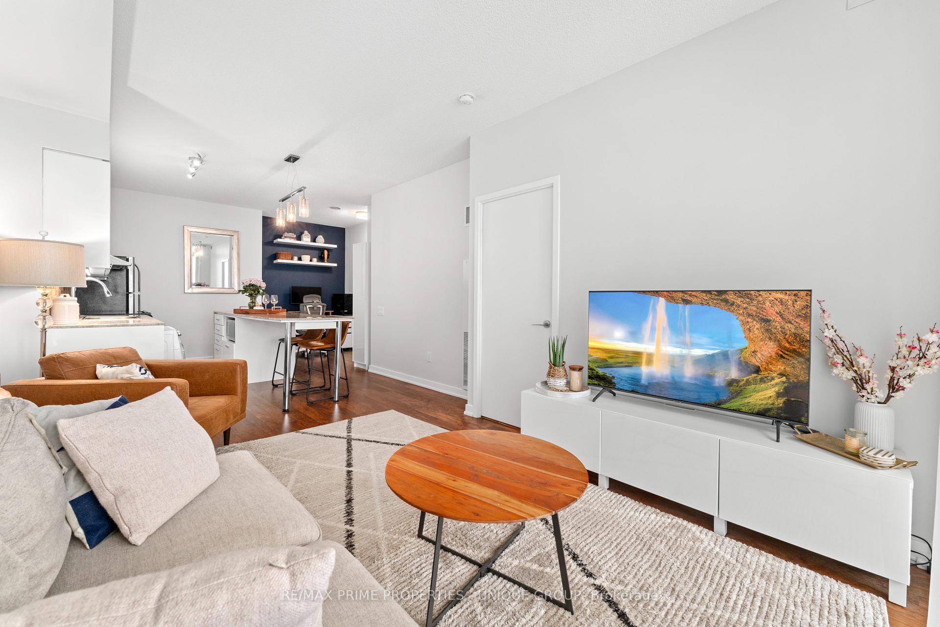 1 Bedroom Condo at 29 Singer, Toronto For sale