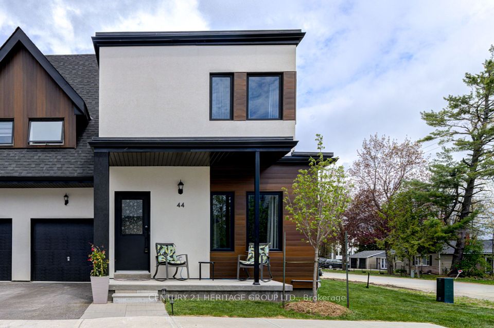 44 Ruby Crescent, Orillia, ON L3V 8M3