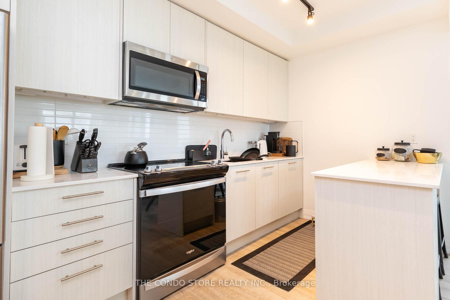 3 Bedrooms Condo at 286 MAIN, Toronto For sale