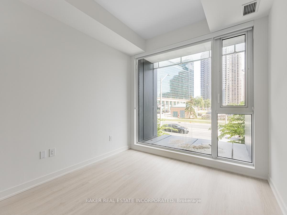 4 Bedrooms Condo at 3883 Quartz,  Mississauga For sale